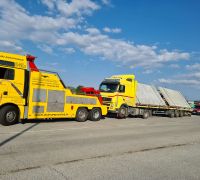 Schleppdienst für Lastwagen
                  und Busse